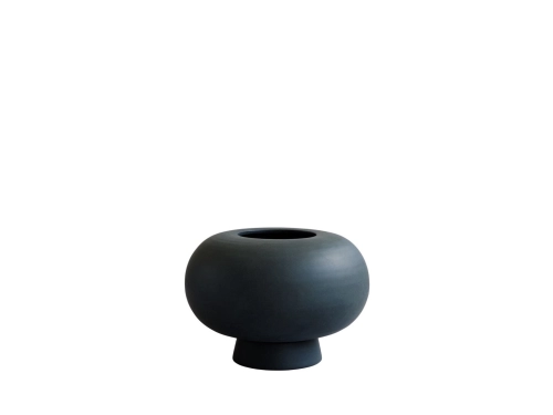 213046 - Kabin Vase, Fat - Black - White Packshot.jpg