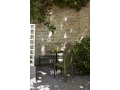 Elementaire Chair olive_Terrazzo Table round anthracite top grey base_Palissade Bench olive.jpg