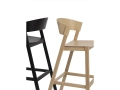 Cover-bar-stool-75-black-oak-detail-Muuto-5000x6667-hi-res_(150).jpg