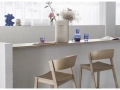 Cover-bar-stool-75-oak-raise-carafe-glass-indigo-ridge-h35-off-white-muuto-org_(150).jpg
