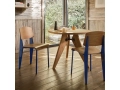 Vitra-Prouve-Standard-Stuhl-Bleu-Dynastie-Situation-2.jpg