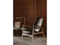 MENU_LS_Plinth_Bridge_Wing_Table_Lamp_The_Seal_High_Back.jpg