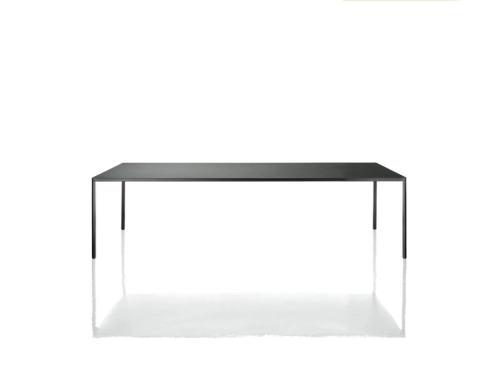 Magis_passe-partout_2_product_front_TV1940_black_01_hr.jpg