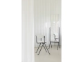 Magis_officina_mirror_ambient_AC835_anthracite_officina_chair_SD2051_anthracite_white_04_hr.jpg