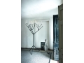 Magis_officina_tree_candle_holder_ambient_mono_AC895_anthracite_01_hr.jpg