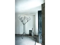 Magis_officina_tree_candle_holder_ambient_mono_AC895_anthracite_01_hr.jpg