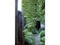 Magis_officina_tree_candle_holder_ambient_mono_AC895_anthracite_outdoor_01_hr.jpg