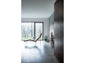 Magis_traffic_chaise_longue_ambient_mono_SD1164_white_leather_brown_01_hr.jpg