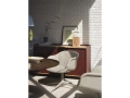 fiber-soft-armchair-ecriture-240-grey-swivel-enfold-148-deep-red-midst-table-dark-oiled-oak-mere-bowl-off-white-muuto-org_(150).jpg