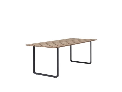 70-70-outdoor-table-225x90-sapele-mahogany-anthracite-black-angle-muuto-hi-res.jpg