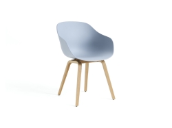 About a Chair AAC 222 - Lacquered Oak - krzesło