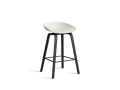 AA007-D156-AA51_AAS 32 H65 melange cream 2.0 shell_black wb laquered oak base_black steel footrest.jpg
