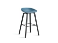 AA010-D135-AA51_AAS 32 H75 azure blue 2.0 shell_black wb laquered oak base_black steel footrest.jpg