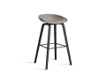 AA010-D153-AA51_AAS 32 H75 khaki 2.0 shell_black wb laquered oak base_black steel footrest.jpg