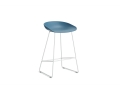 AA074-D135-AA51_AAS 38 H65 azure blue 2.0 shell_white powder coated steel base.jpg