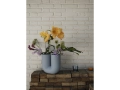 kink-vase-light-blue-raise-glass-dark-blue-muuto-org_(150).jpg