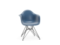 vitra-eames-plastic-armchair-re-dar