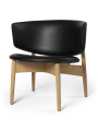 fermLIVING_SS22_HermanLoungeChair_EnvyBlackLeather_NaturalOakFrame_1104265835_1104269560_1104269581_2.png