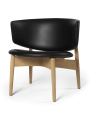 fermLIVING_SS22_HermanLoungeChair_EnvyBlackLeather_NaturalOakFrame_1104265835_1104269560_1104269581_2.png