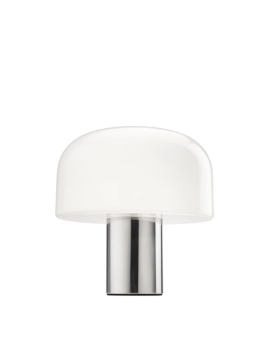 Lampa Bellhop to lampa ze szklanym kloszem w kolorze mlecznym z podstawą z aluminium