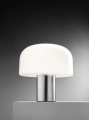 Lampa Bellhop to lampa ze szklanym kloszem w kolorze mlecznym z podstawą z aluminium