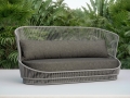 Glow sofa 3-osobowa w kolorze kawy z mlekiem na tarasie basenowym