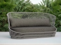 Glow sofa 3-osobowa w kolorze kawy z mlekiem na tarasie basenowym