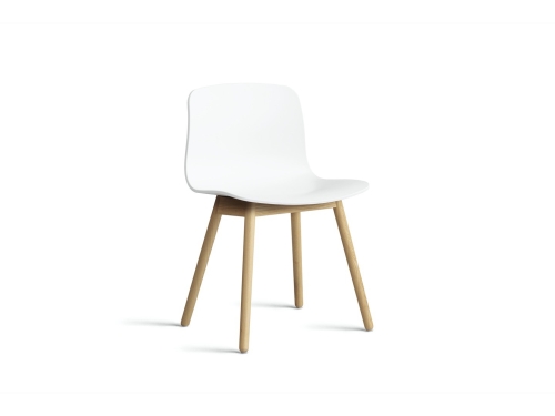 AA123-D159-AA51_AAC 12 white 2.0 shell_wb lacquered oak base.jpg