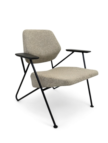 Polygon easy chair