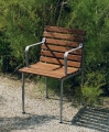 traverse-armchair_910x1100_brandmodel.jpg
