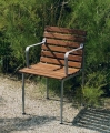 traverse-armchair_910x1100_brandmodel.jpg