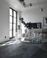 18483364_253018_Katachi_Vase_Mini_-_Clear_-_Mood_3.webp