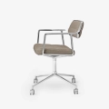 Vipp Swivel Chair 453, krzesło obrotowe z tapicerką z tkaniny Tide i polerowaną aluminiową podstawą na kółkach