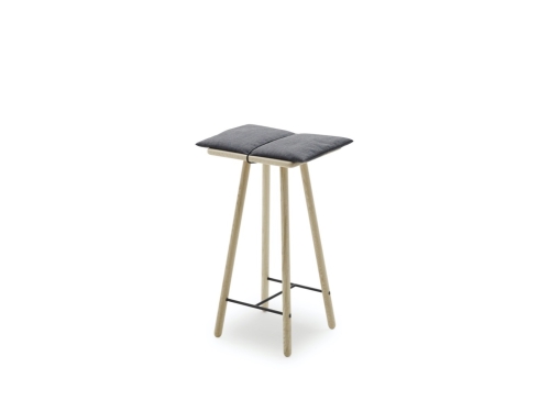 1930355 Georg Bar Stool Oak, Low 01.jpg