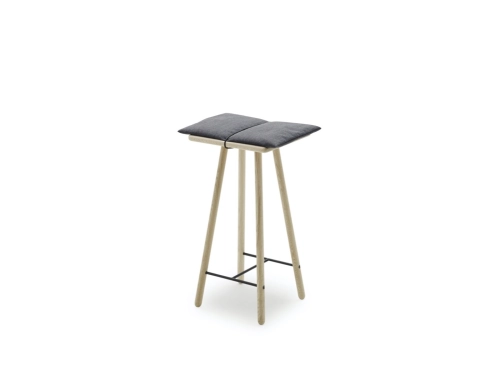 1930355 Georg Bar Stool Oak, Low 01.jpg