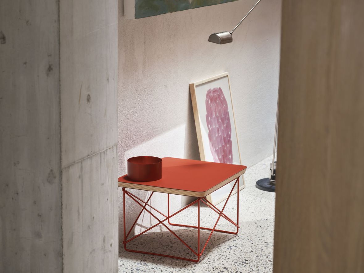 Occasional Low Table Rod Base Vitra